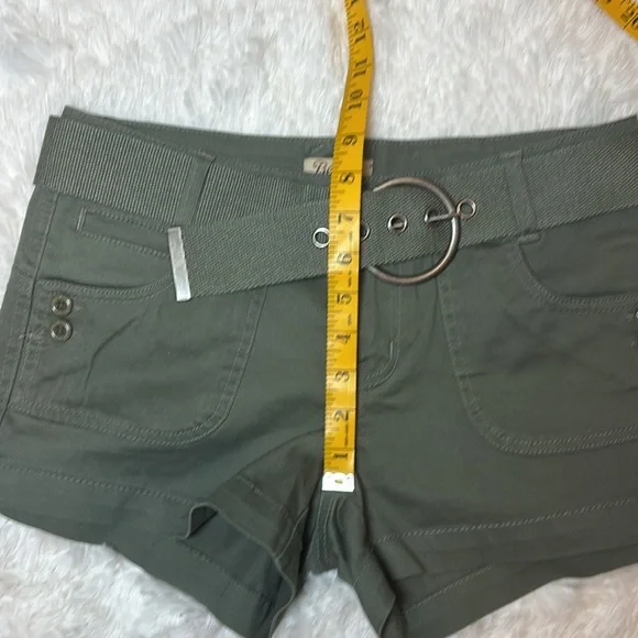 Green Shorts with Belt Size 7 - Picture 4 of 9